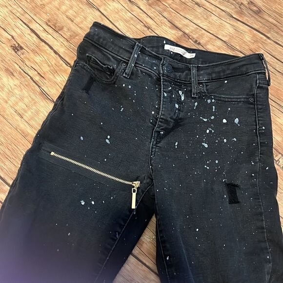 Size 26 Black Custom Upcycled Paint Splatter Levi’s Skinny Jeans - Picture 4 of 6